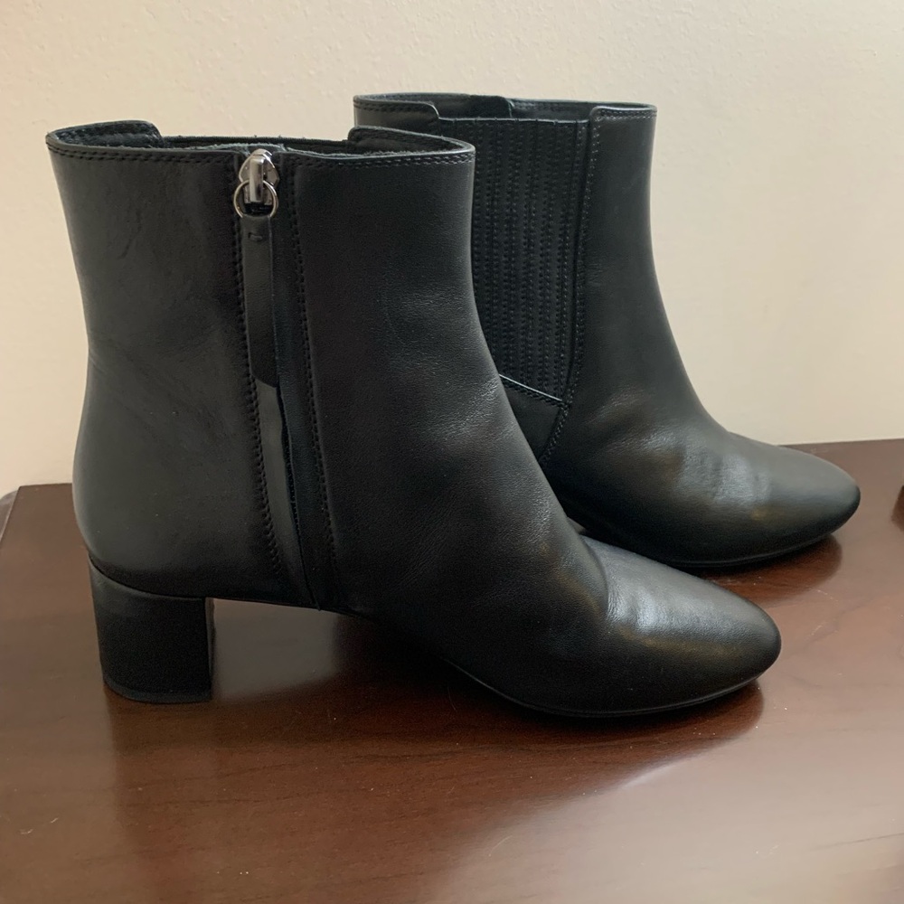 Geox Respira Italian patent Black Leather Ankle Boots - size 38 (7 1/2)